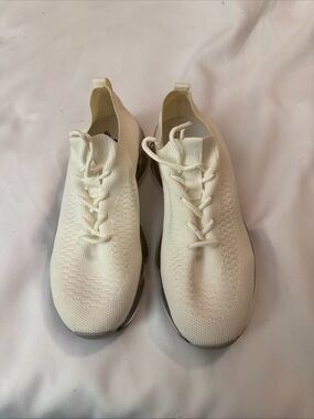 Lightweight White Knit Slip-On Sneakers for Women